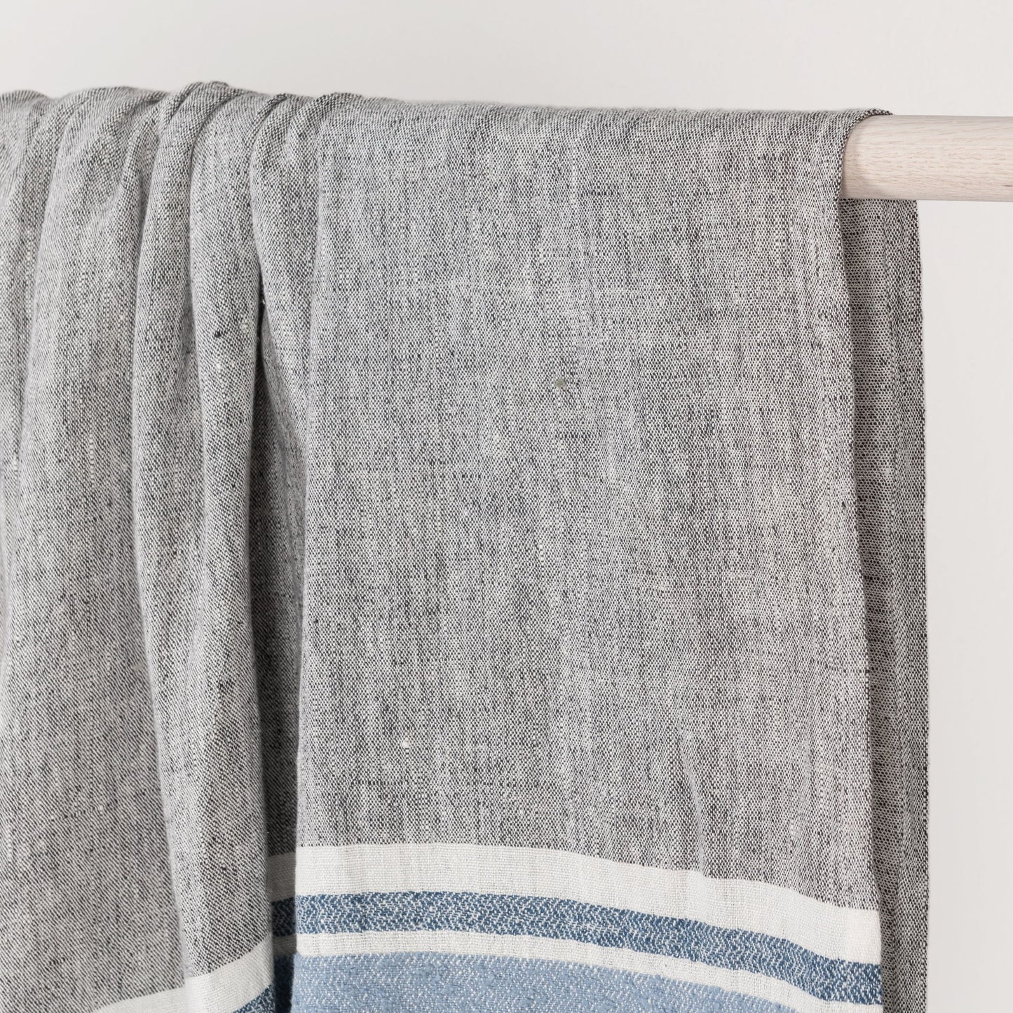Lima - Throw - Capri Blue / Dark Gray