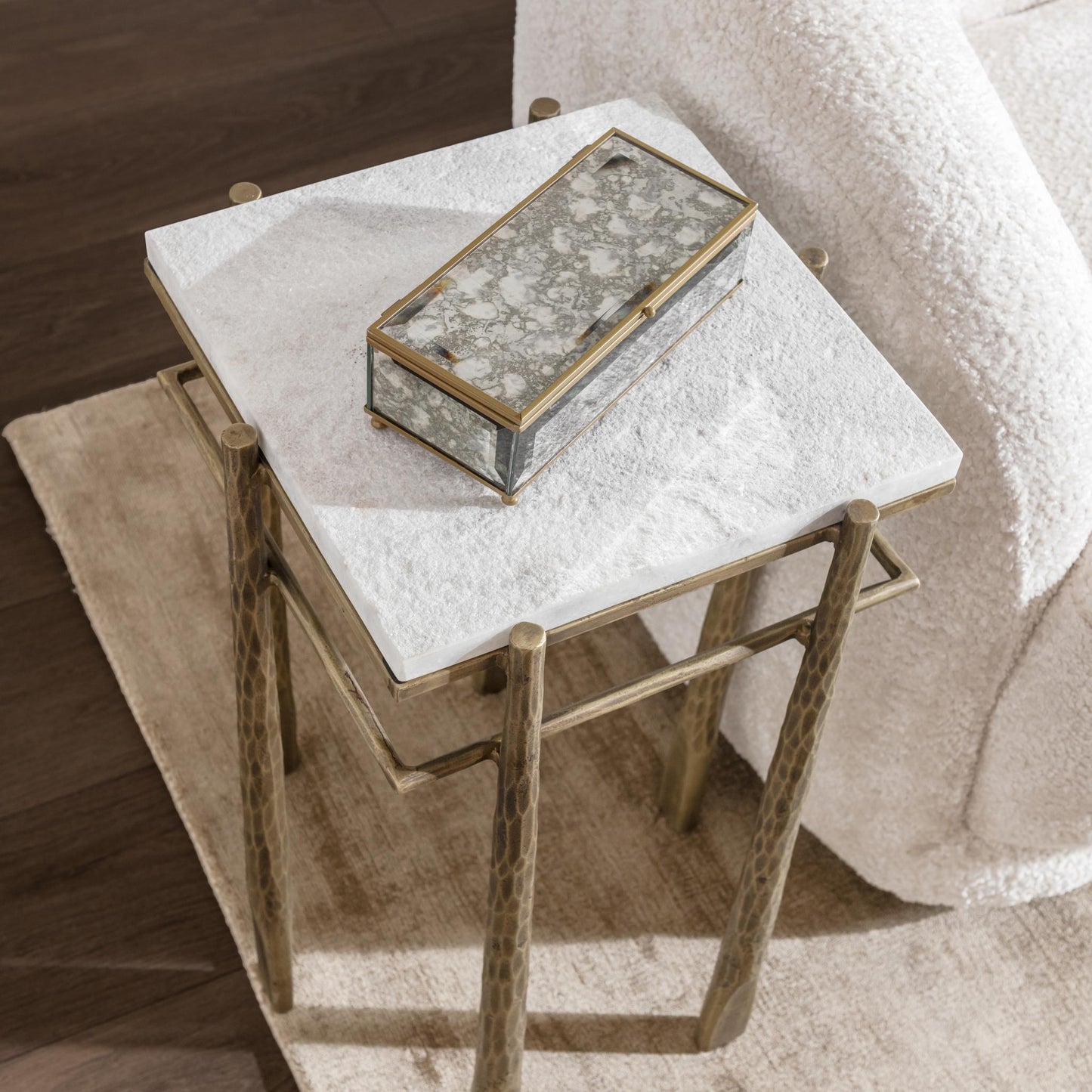 Jasmine - Table