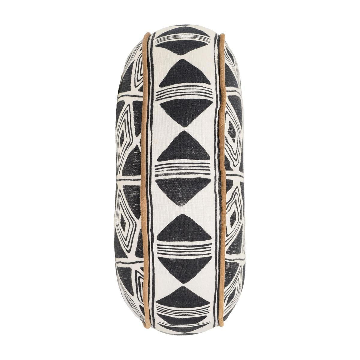 Nubia - 22" x 22" Pillow - Black / White