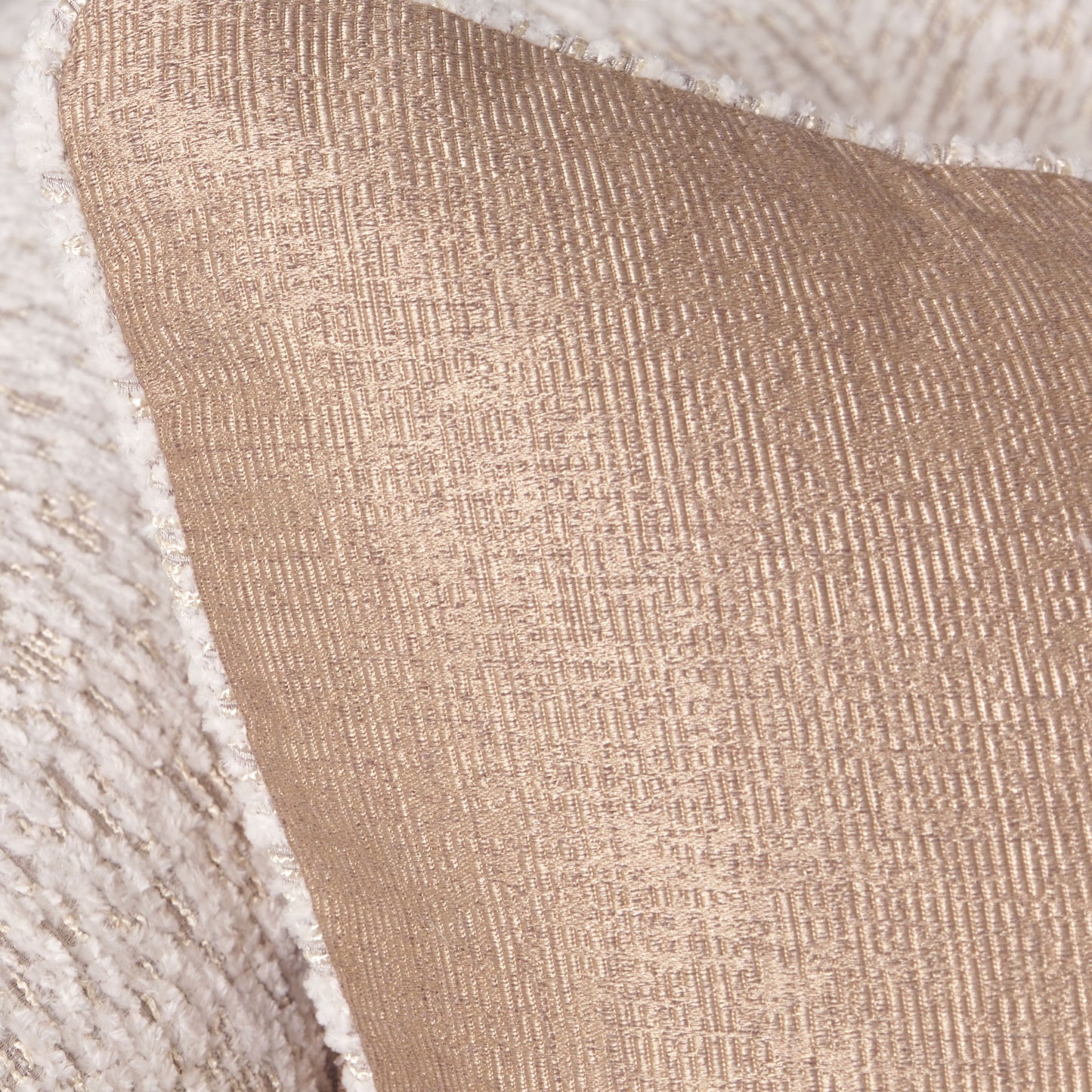 Savannah Breeze - Loveseat - Cashmere / Gold
