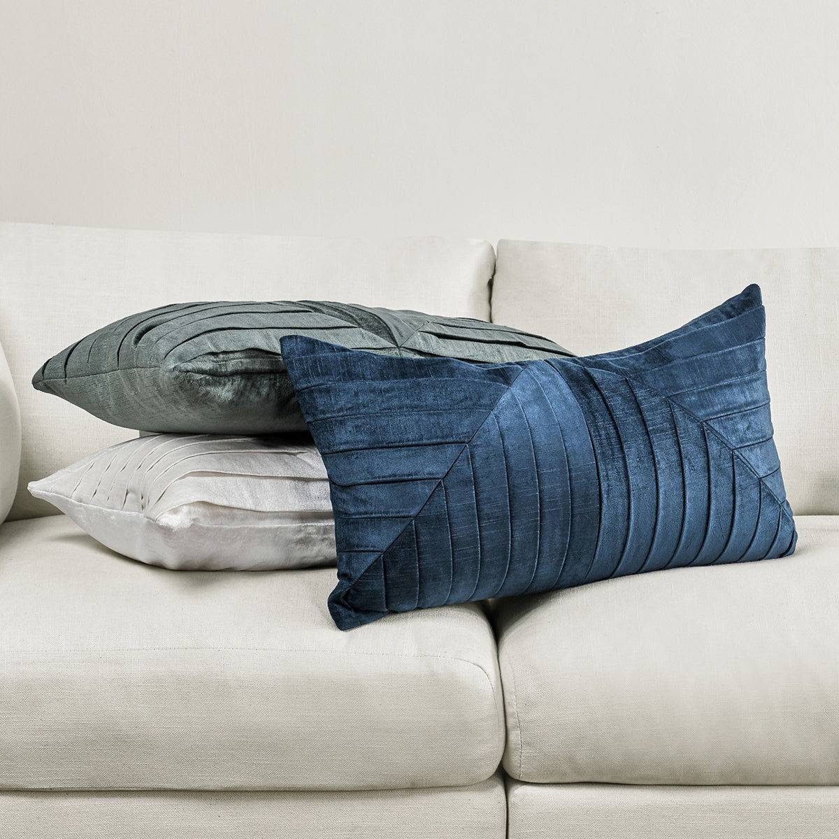 La Dolce Vita - DV Aubry Pillow