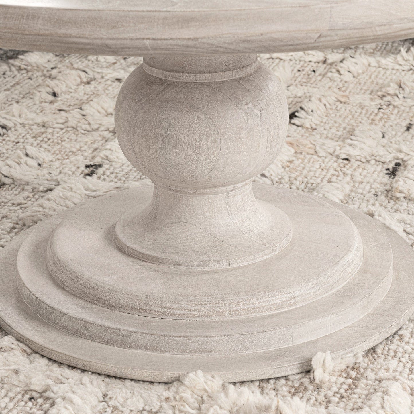 Hera - Round Table