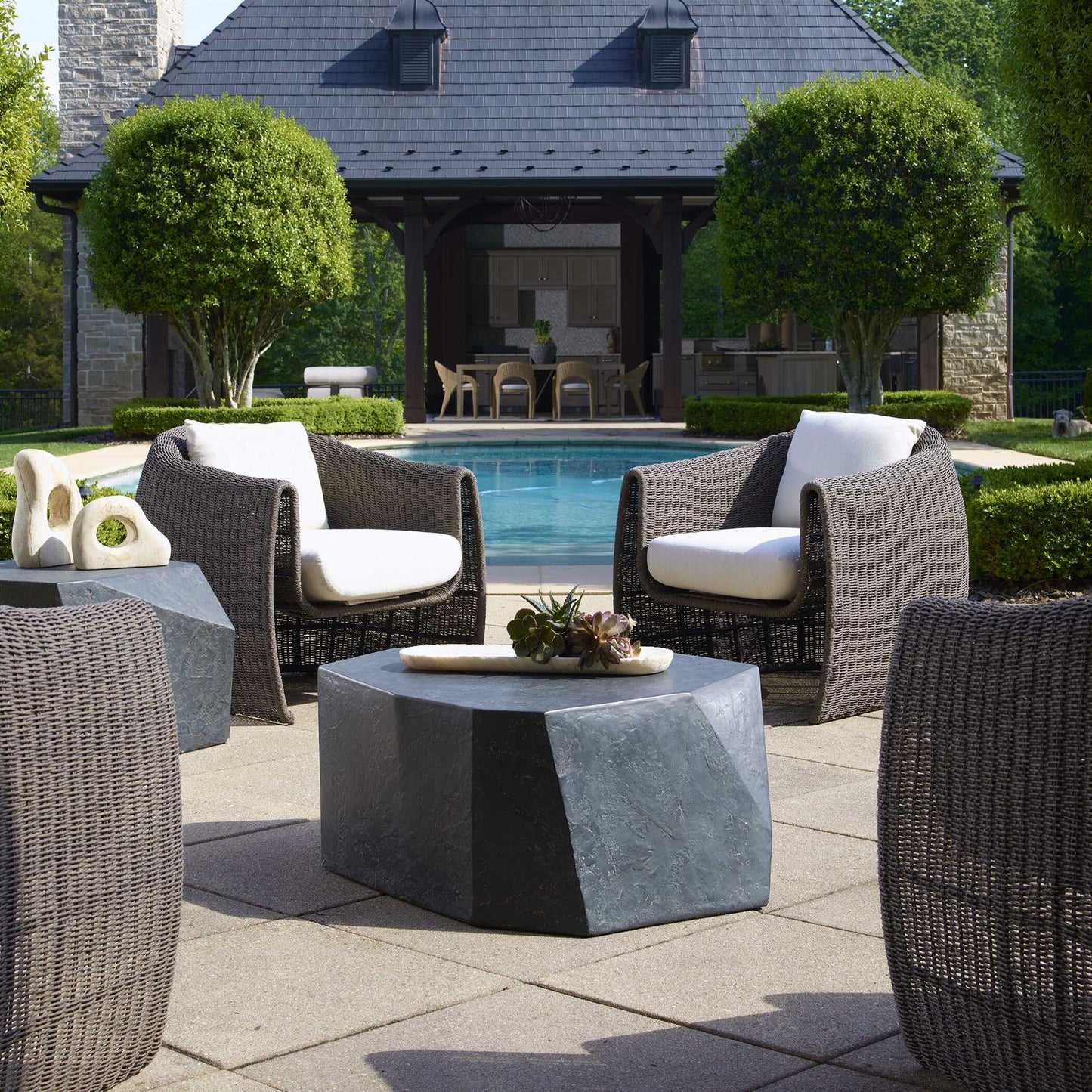 Parra - Outdoor Table