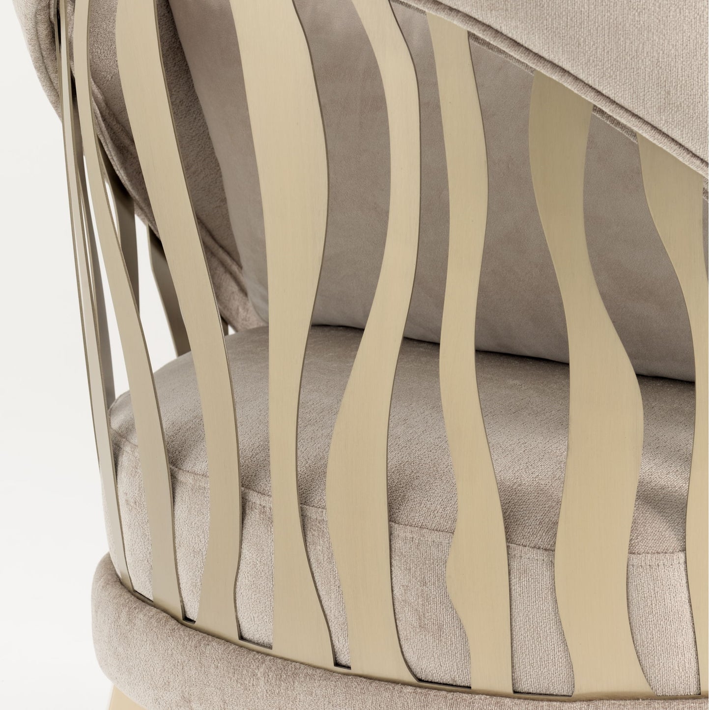 La Rachelle - Flame Chair