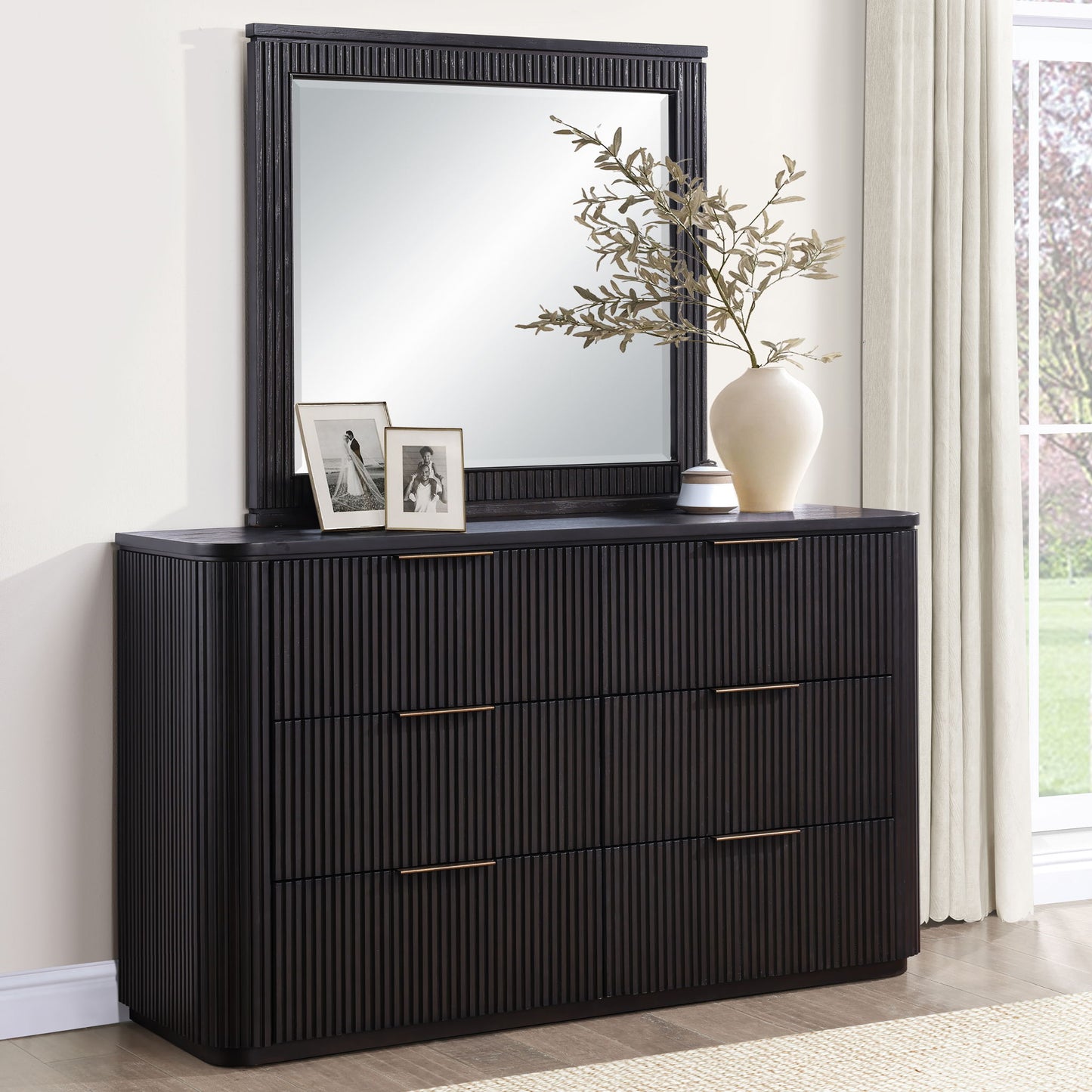 Henry - Dresser