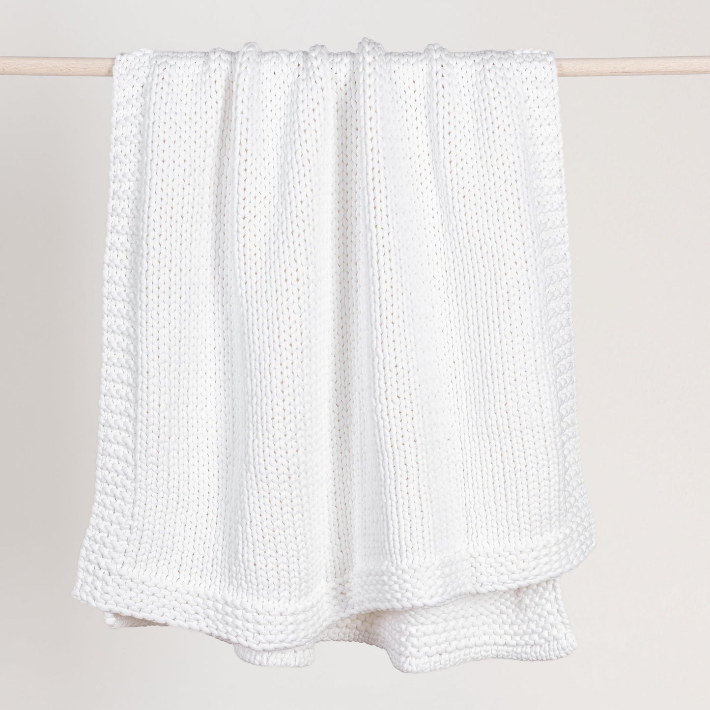 Dyne - 50" x 70" Throw - White