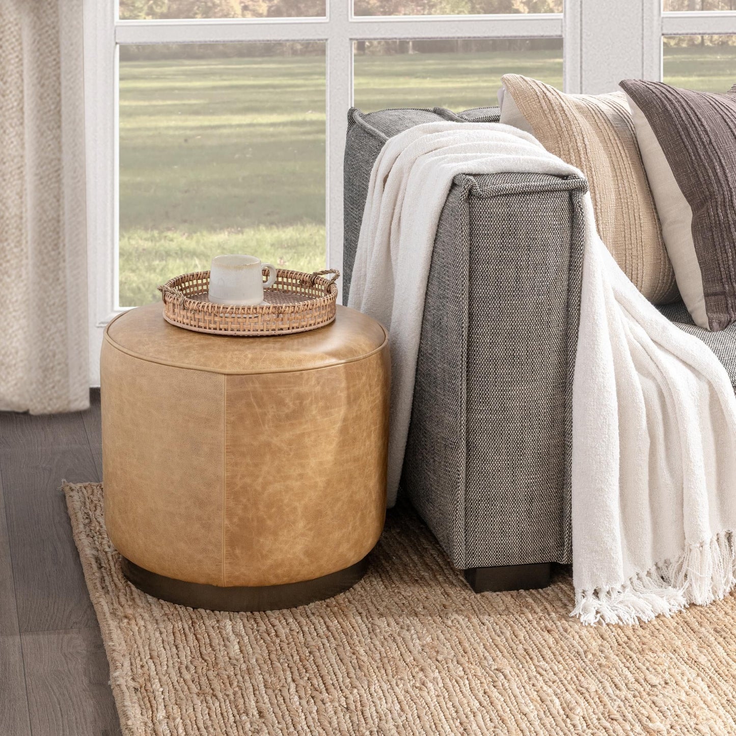 Clair - Leather Round Table