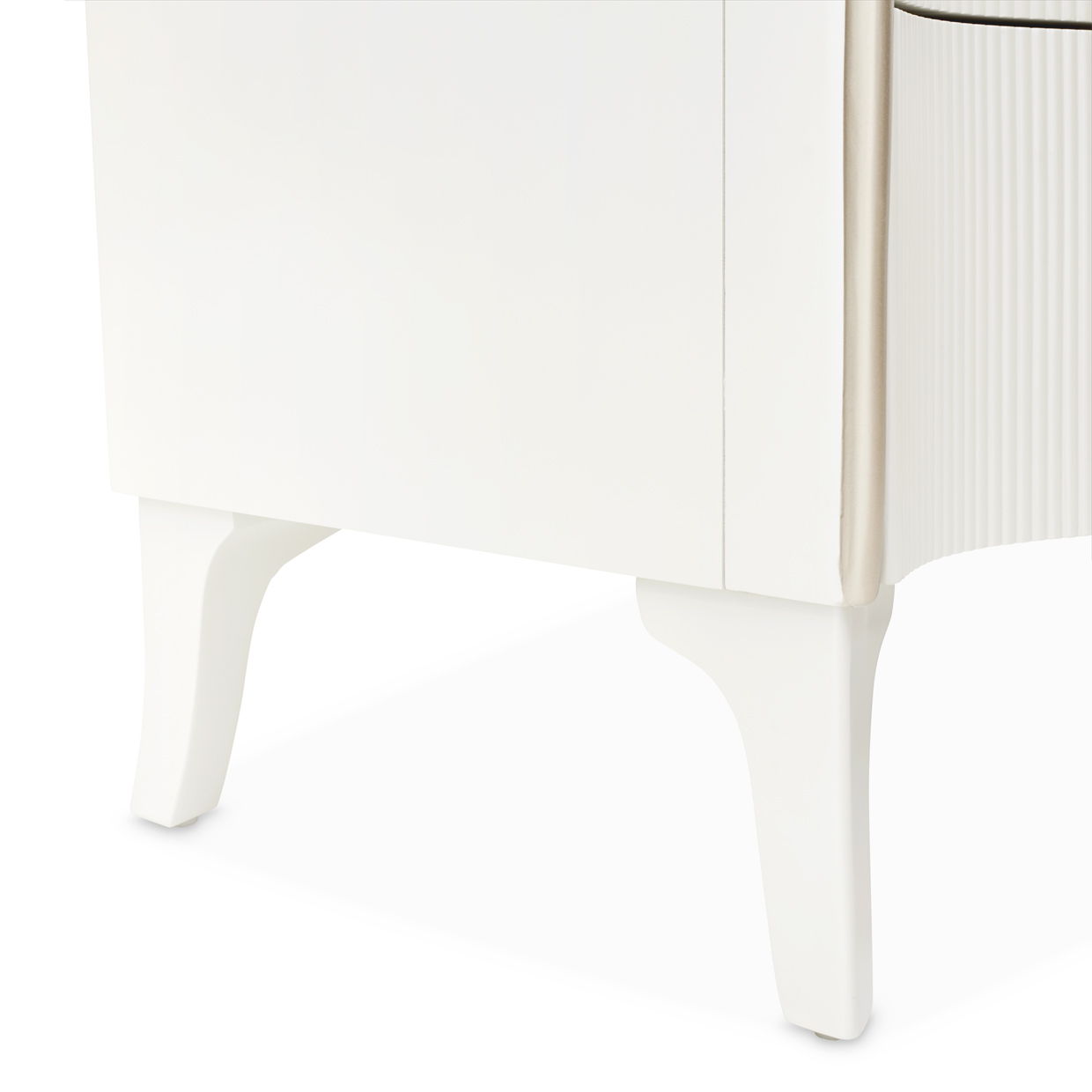 La Marisia - 5-Drawer Chest - Creamy Pearl
