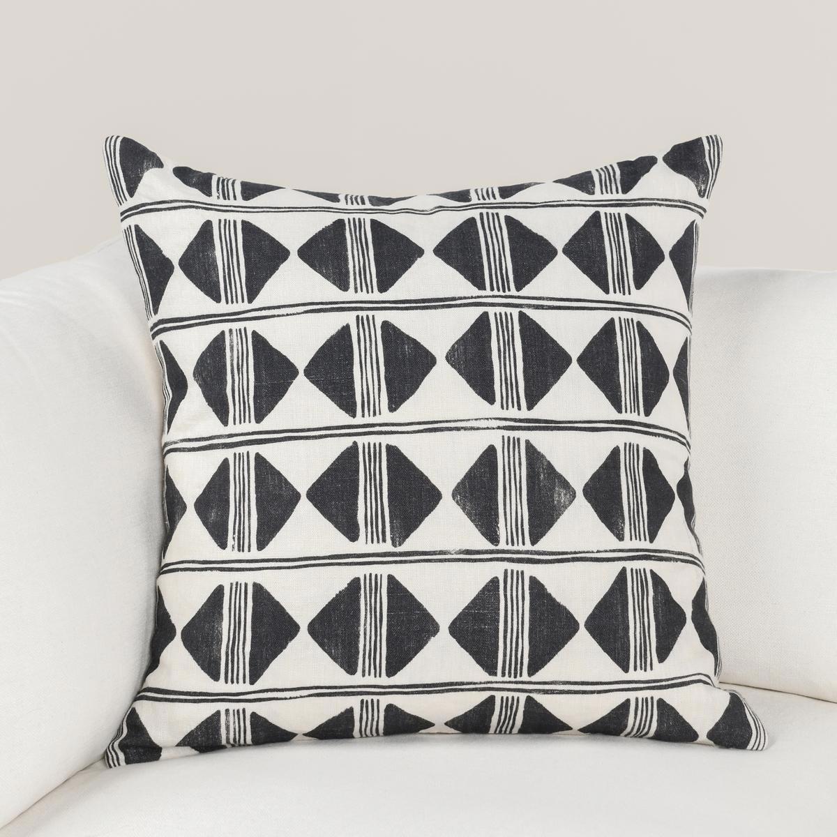 Nubia - 18" Round Pillow - Black / White