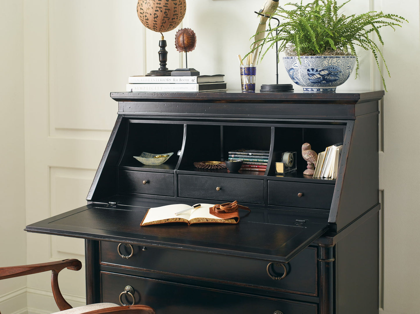 Charleston - Secretary - Black