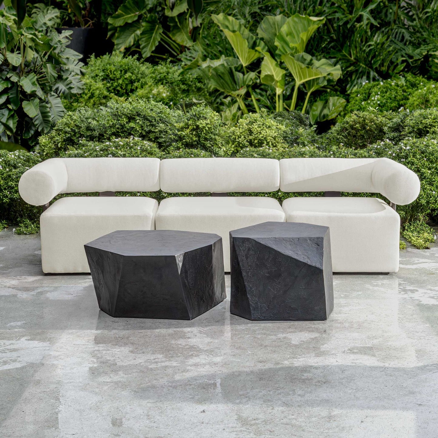 Parra - Outdoor Table