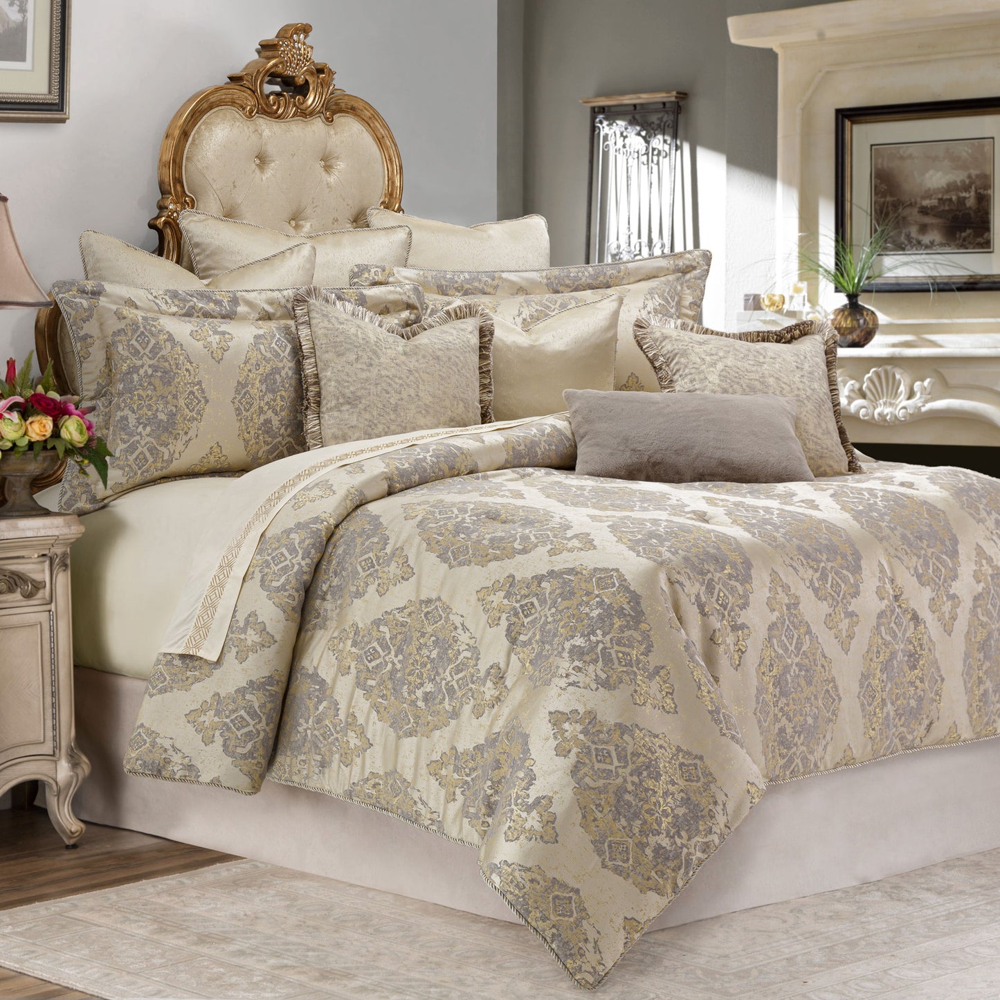 Bennett - 9-Piece Queen Comforter Set - Champagne