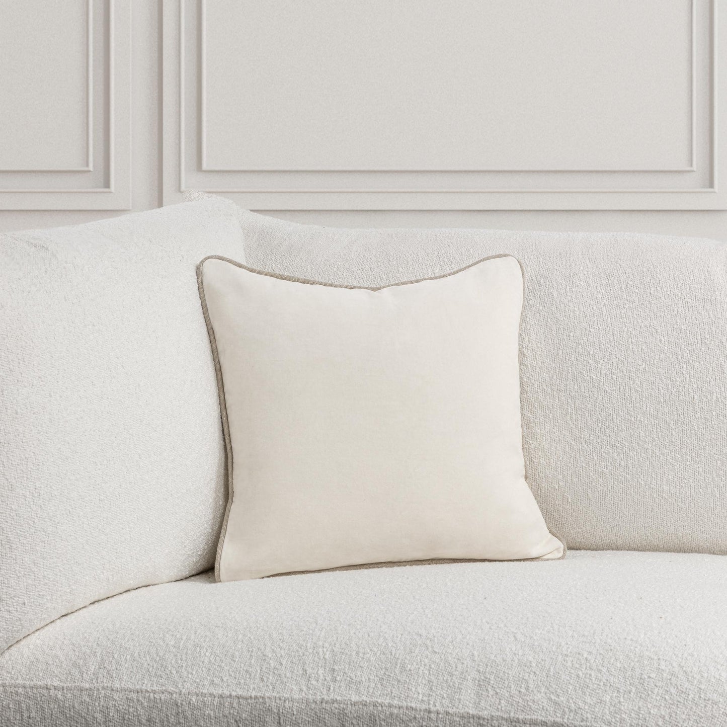 Heirloom Velvet - SLD Pillow - Ivory