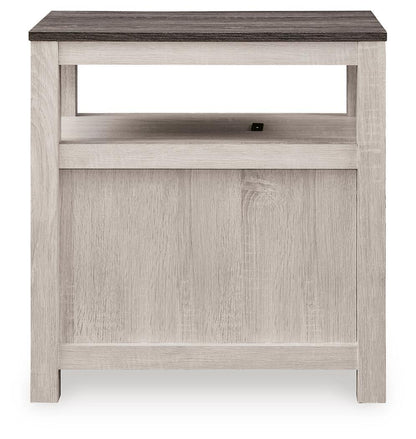 Fendenmore - Chair Side End Table