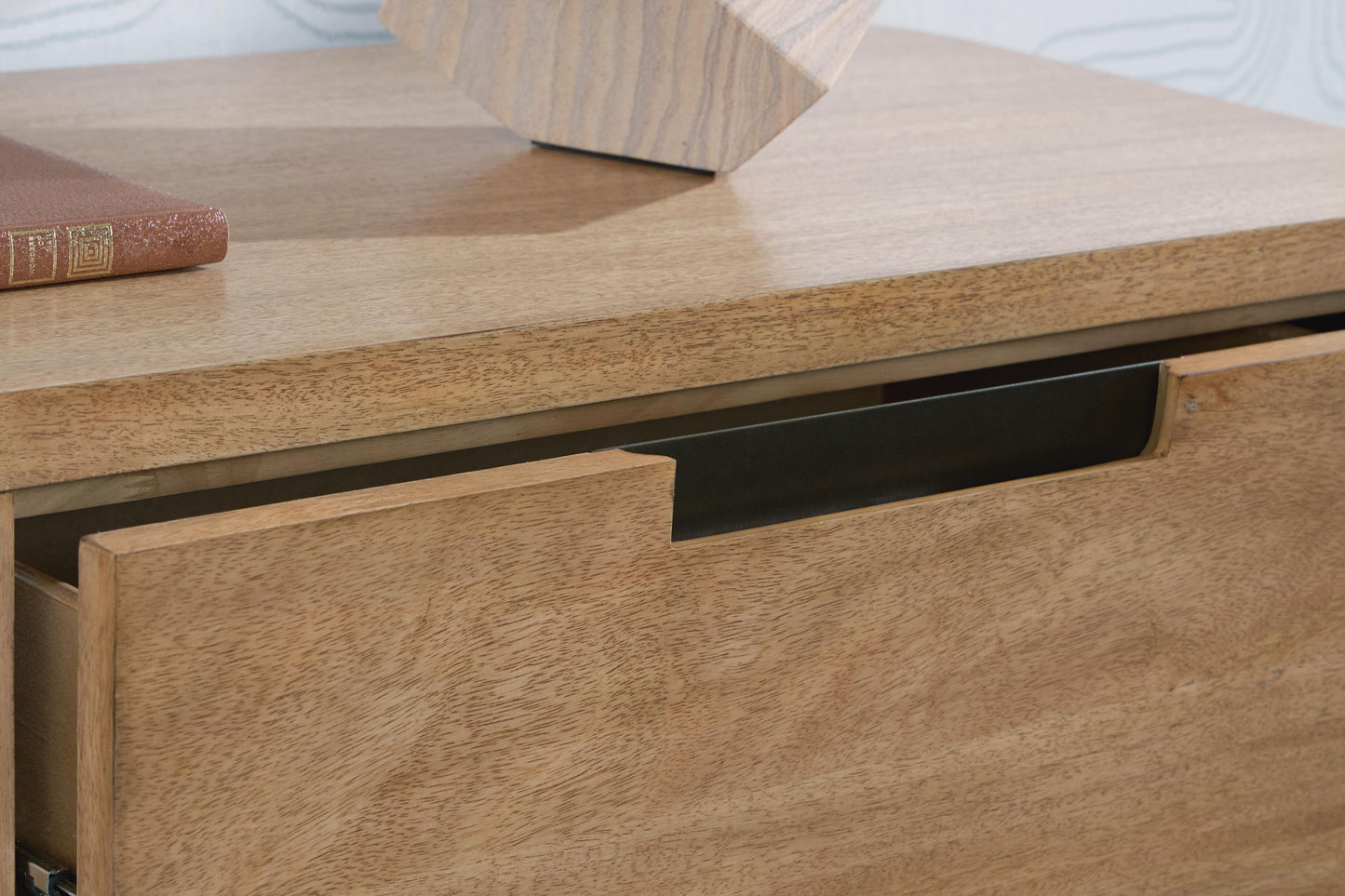 Pamaria - Dresser