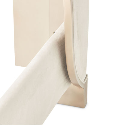 Malibu Crest - Curved Panel Bed