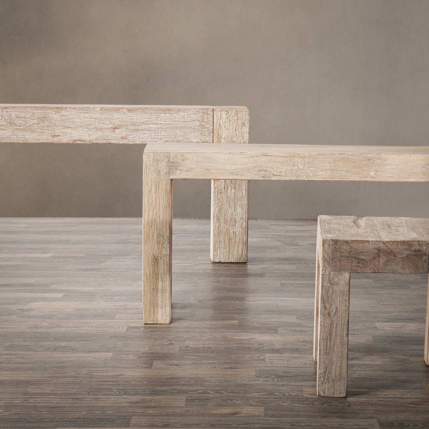 Giza - Table