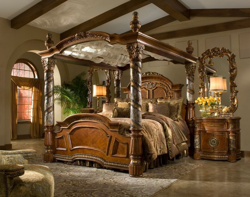 Villa Valencia - Bedside Chest, Mirror