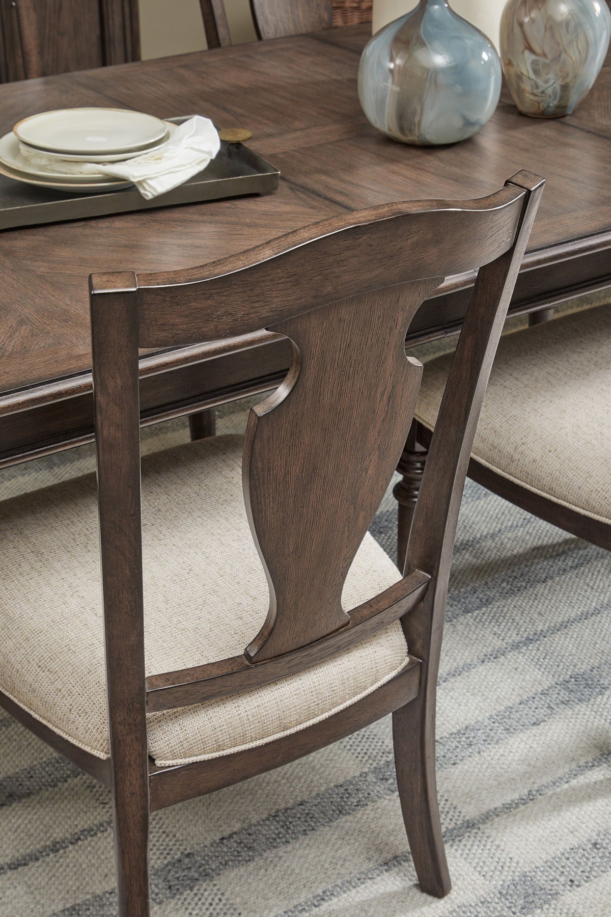 Saddle Creek - Extendable Leg Dining Table Set
