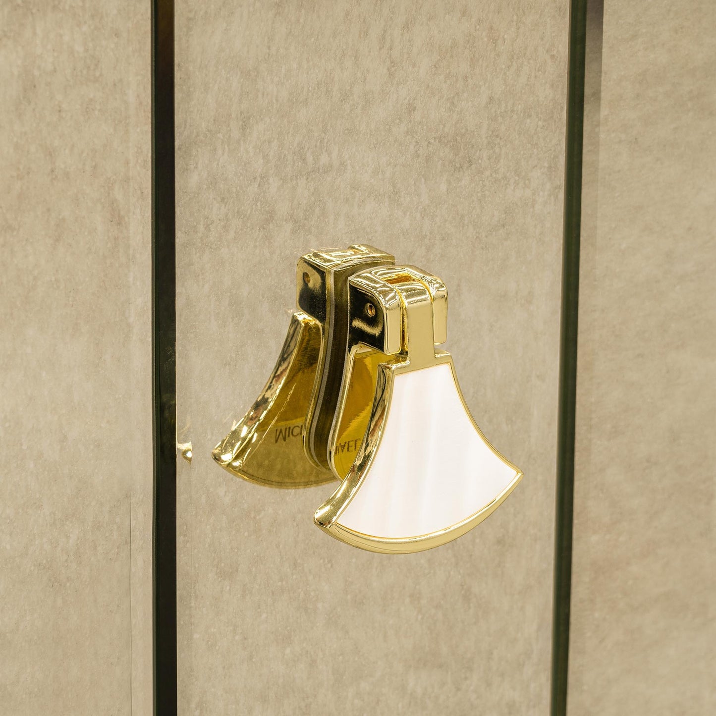 Scotts Square - Nightstand - Light Champagne