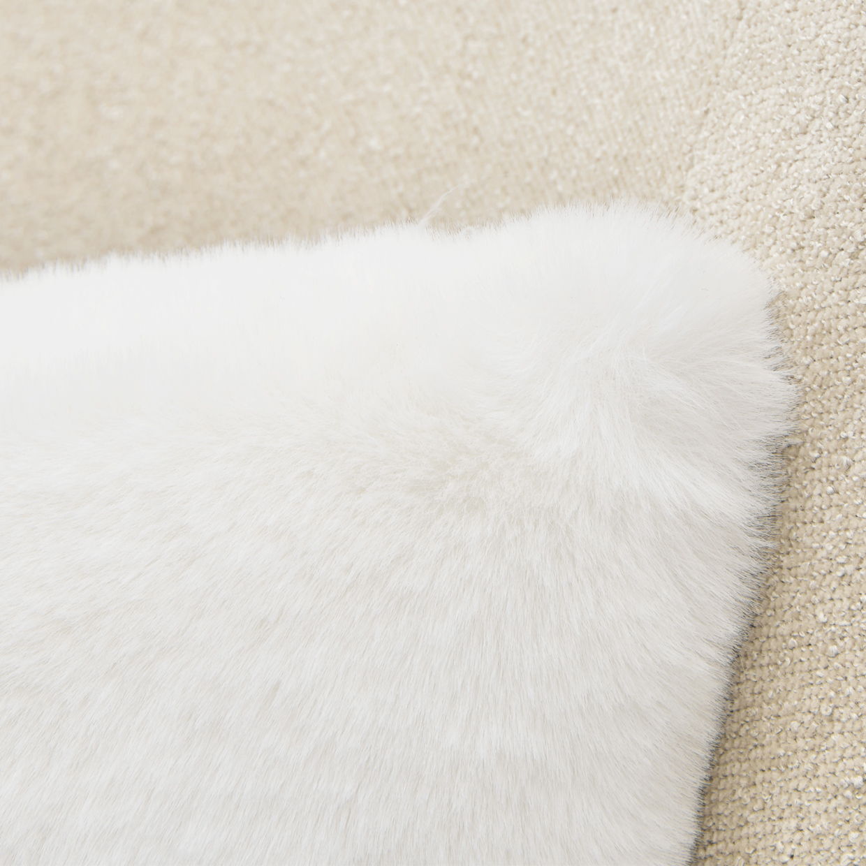 La Marisia - Chenille Chaise - Tranquil / Light Champagne