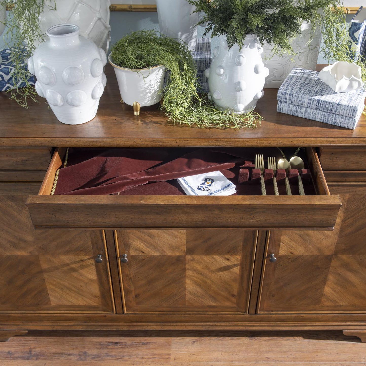 Echelon - Server - Heritage Walnut