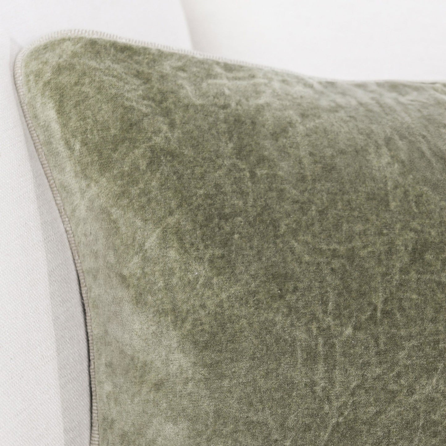 Heirloom Velvet - SLD Pillow - Moss