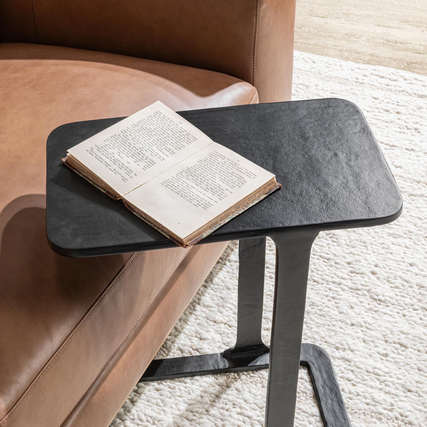 Geanna - Accent Table