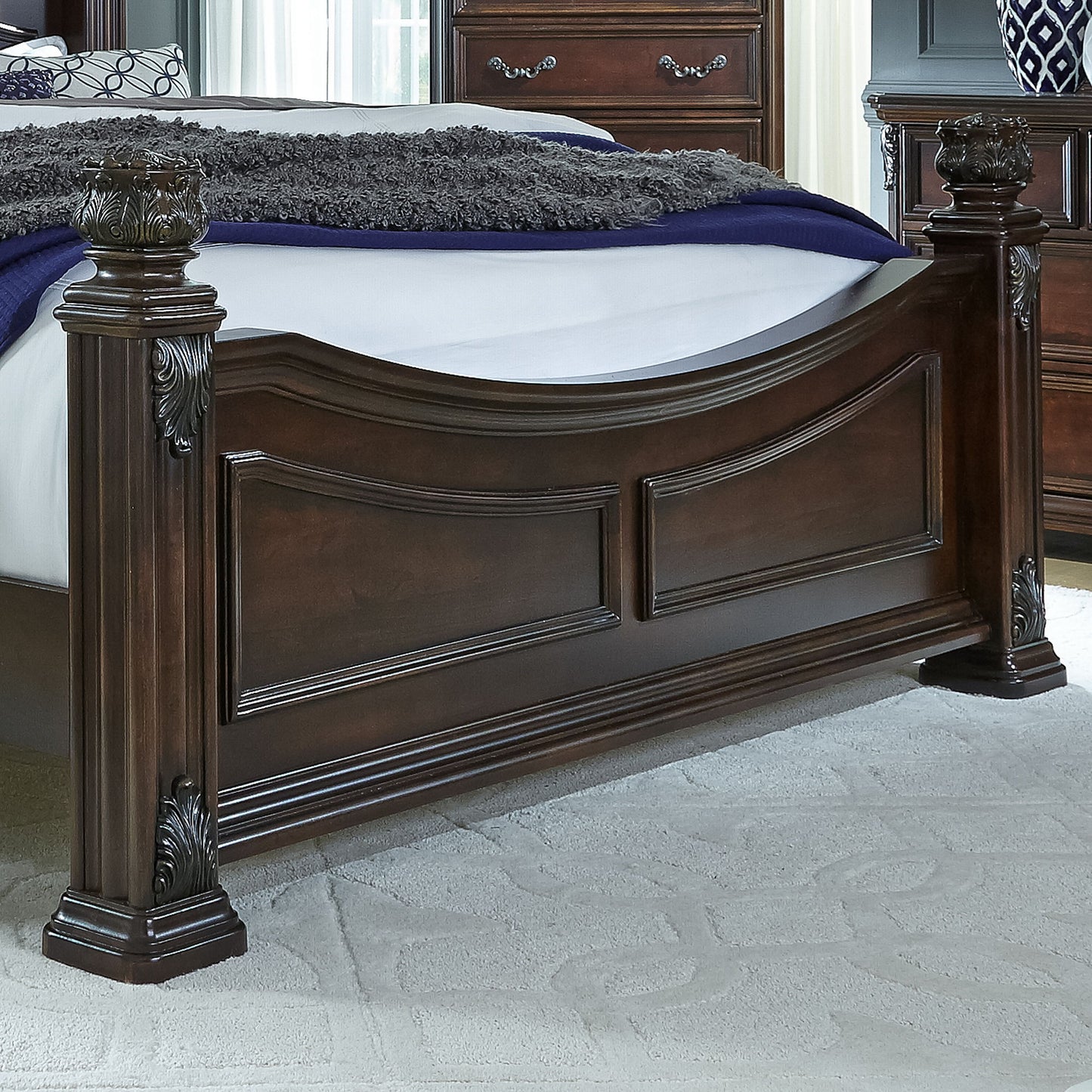 Messina Estates - King Poster Footboard - Cognac