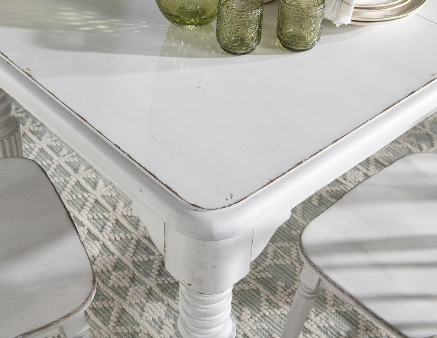 Vintage Market - Friendship Table - Picket Fence