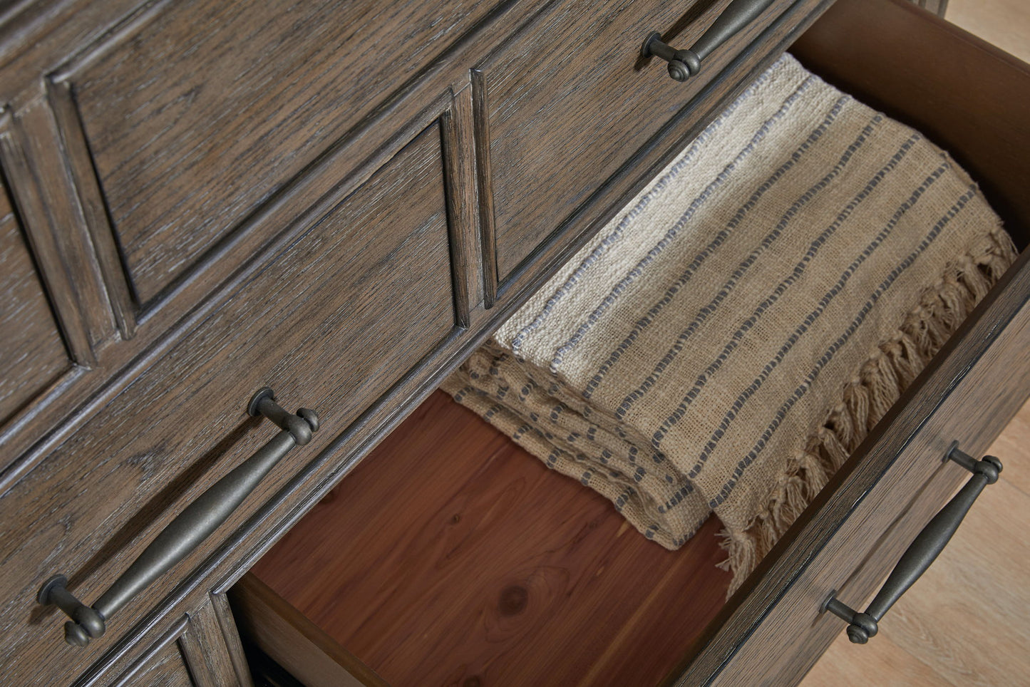 Madison Ridge - Bedroom Set With Panel Bed