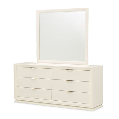 Portrait - Dresser