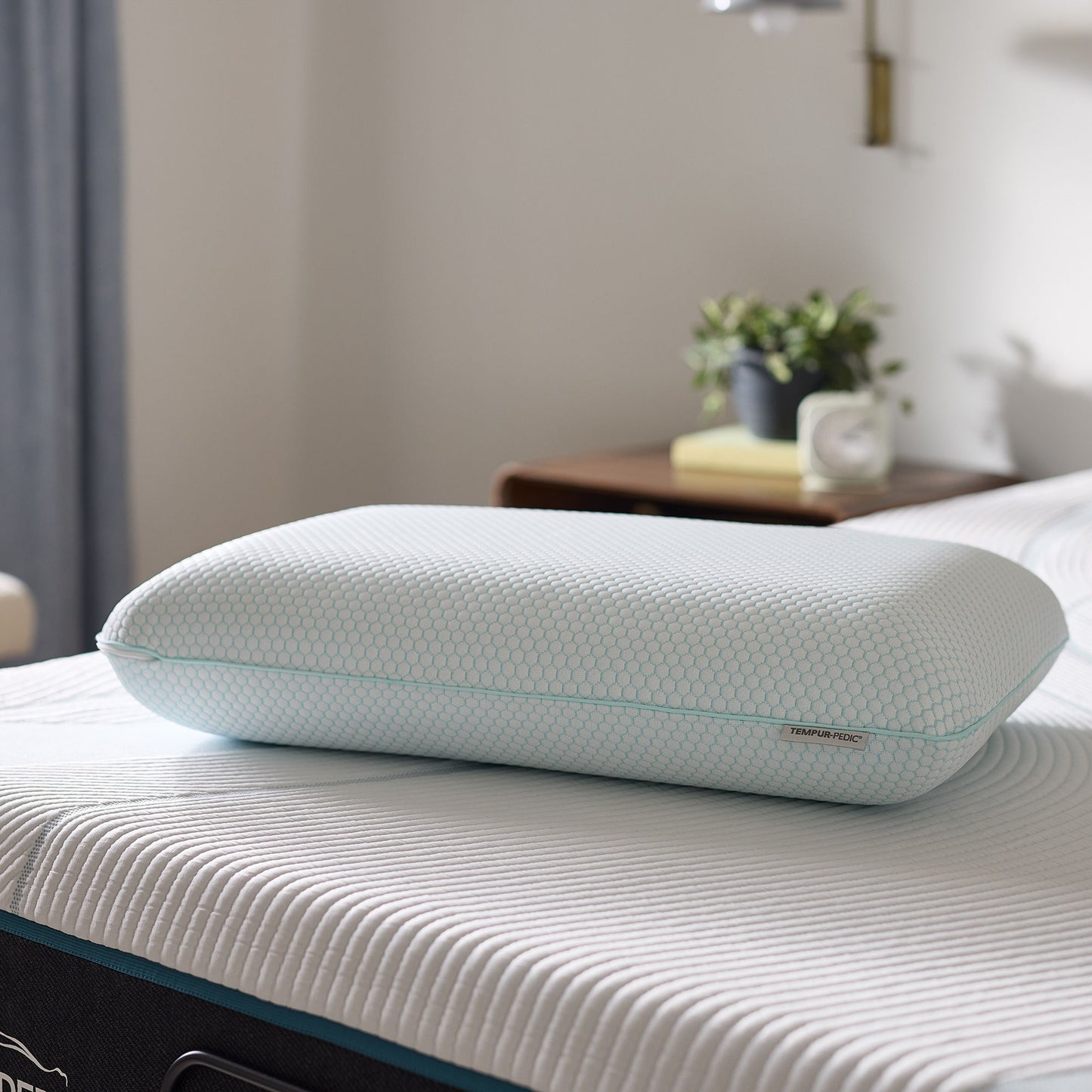 Pillows - Tempur-Pedic Everyday Comfort Pillow - White