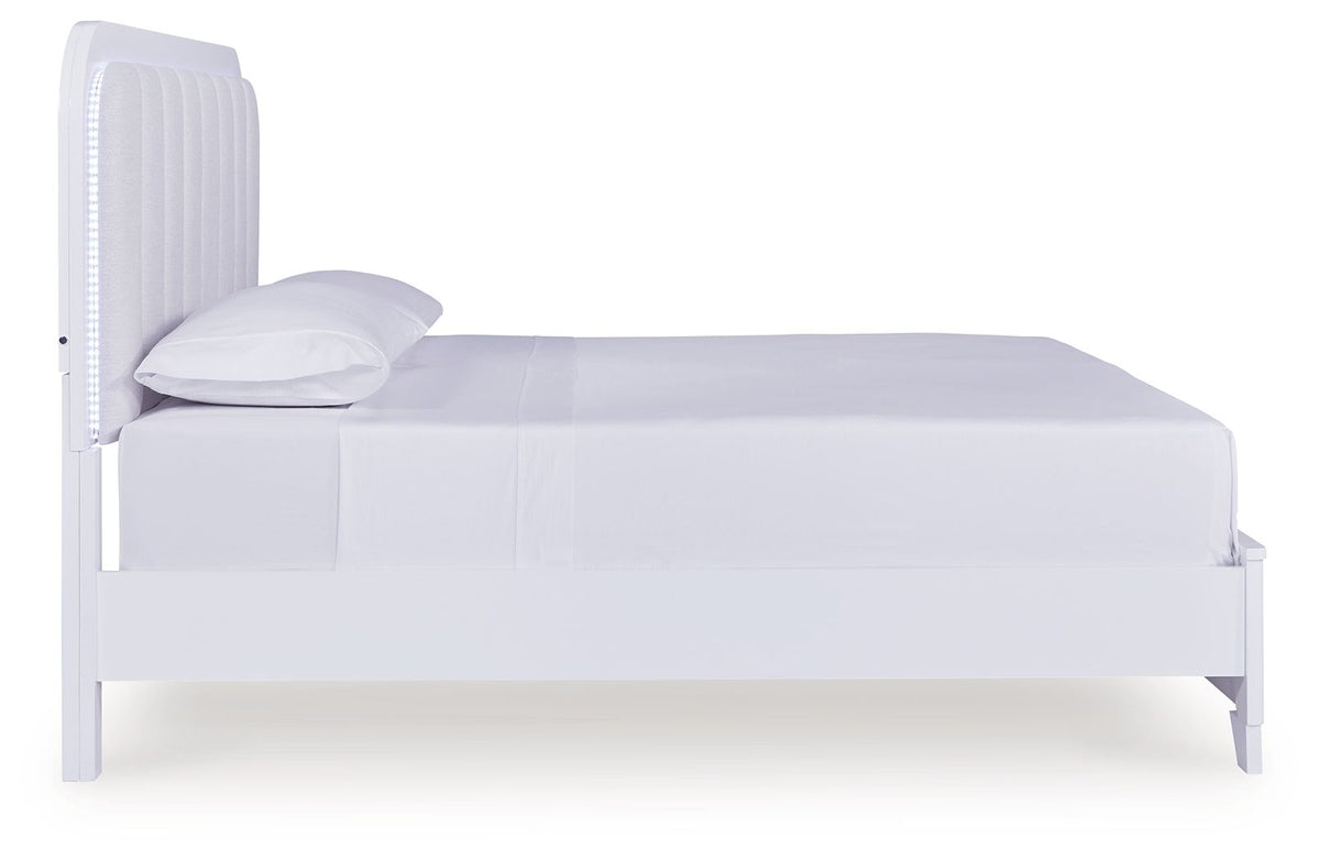 Jarlee - 4 Pc. - King Panel Bed, Dresser, Mirror And Nightstand - White