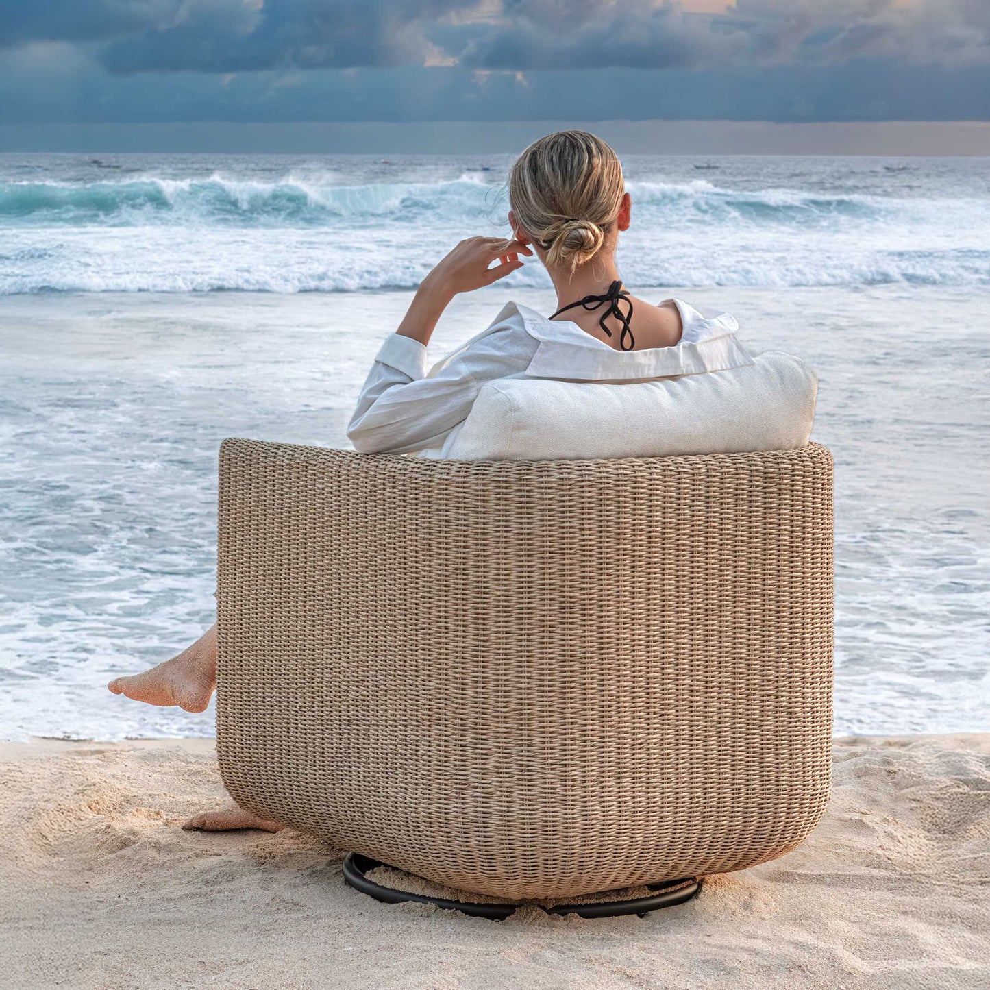 Santorini - Outdoor Swivel Lounge Chair - Brown