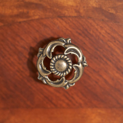 Cortina - 6-Drawer Chest - Honey Walnut
