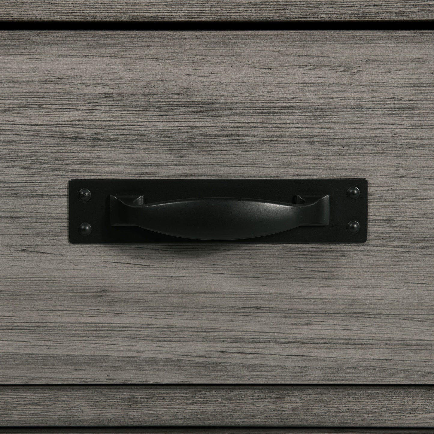 Wade - 7-Drawer Dresser